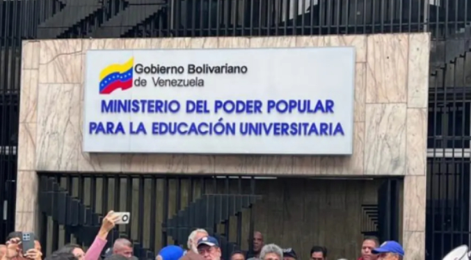 Bono Especial de Vacaciones será pagado en dos partes, aclara el Ministerio de Educación Universitaria