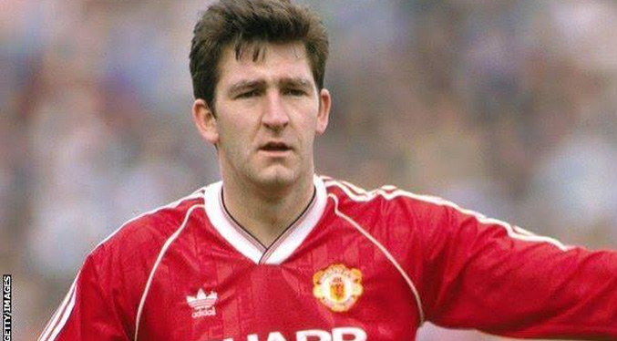 El debutante más joven de la historia se retiró del fútbol con apenas 26 años