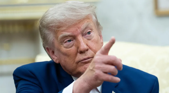 Trump amenaza con destruir instalaciones en Teherán si Irán dispara contra buques en Ormuz