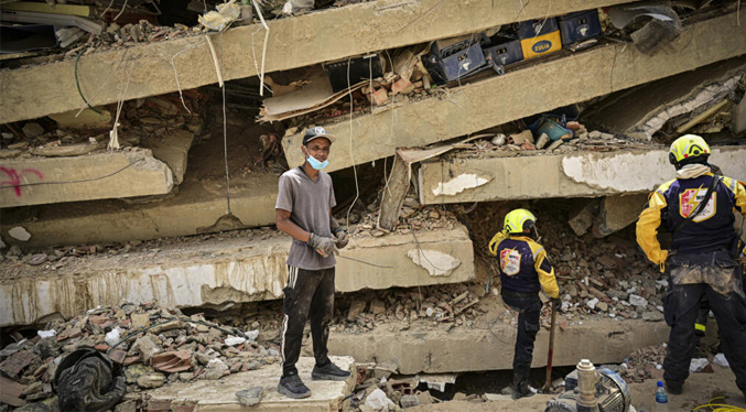 Registro único contabiliza 1.338 desaparecidos por doble terremoto en La Guaira