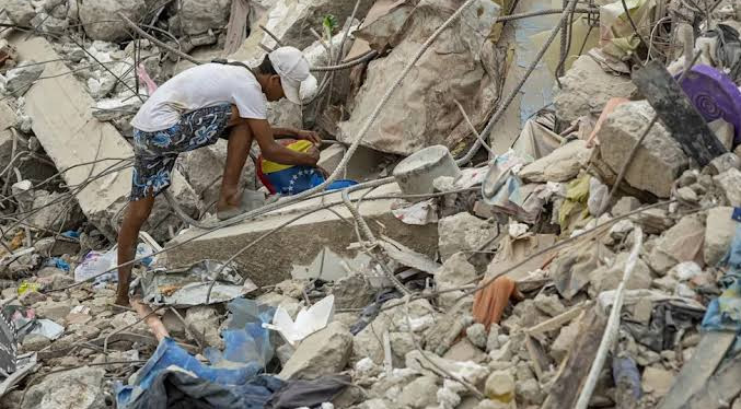 Aumentan a 5.119 los muertos por el doble terremoto en Venezuela del 24 de junio