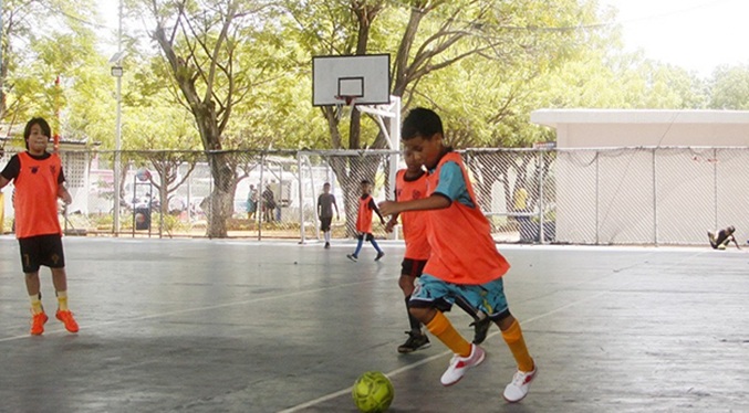 Circuito 3 arrasa en Torneo Comunitario de Fútbol de Salón camino al Mundialito Kids