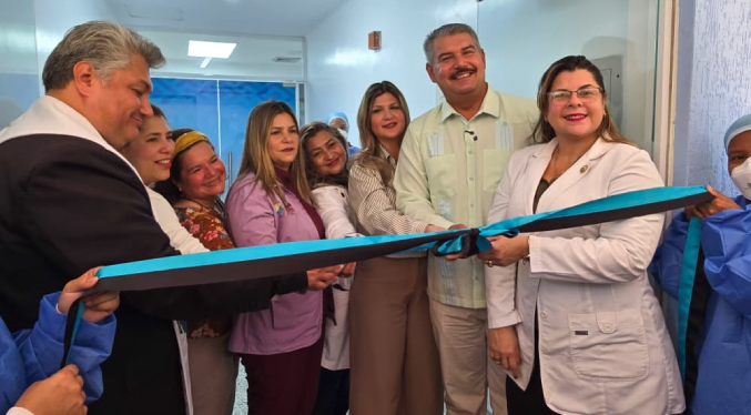 Gobernador Caldera entrega UCI neonatal de la Maternidad Dr. Armando Castillo Plaza