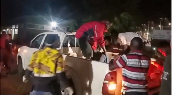 Al menos 20 niños y un adulto mueren en choque de autobús escolar de primaria en Uganda