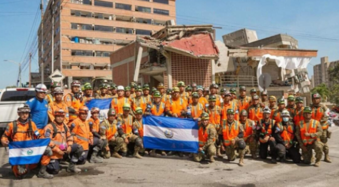 El Salvador envía séptimo avión con relevo de especialistas a Venezuela