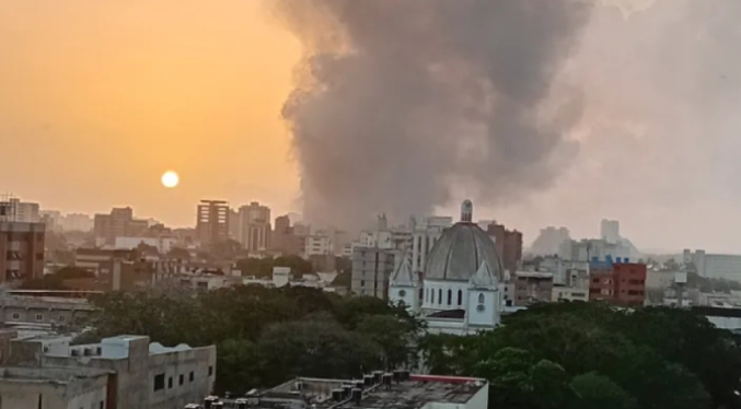 Incendio consume centro comercial en Nueva Esparta la mañana de este 30-Jul