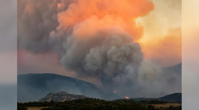 Un incendio en Francia obliga a modificar el Tour y evacuar a 10.000 personas