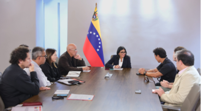 Gobierno coordina plan de habitabilidad y servicios con especialista japonés