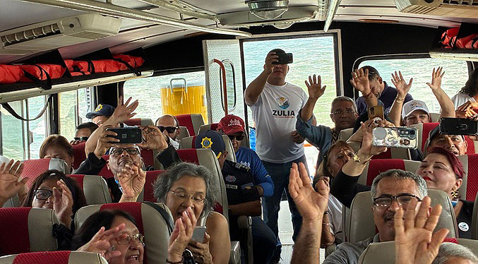 Más de 120 adultos mayores disfrutan de geroturismo en el Lago de Maracaibo