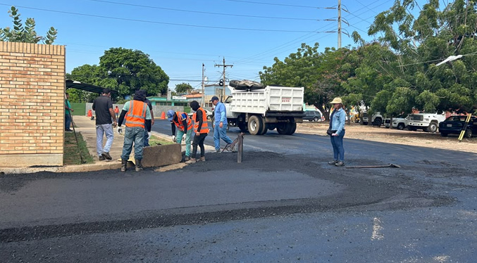 Alcaldía de Maracaibo acelera trabajos de asfaltado para consolidar la entrega del estadio Alejandro Borges