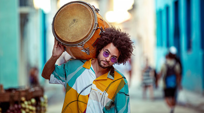 ICE arresta a un músico cubano ganador del Latin Grammy