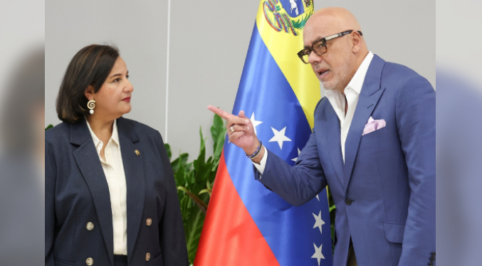 Gobierno y oposición celebrarán nueva jornada de conversaciones en el Hotel Meliá a puerta cerrada