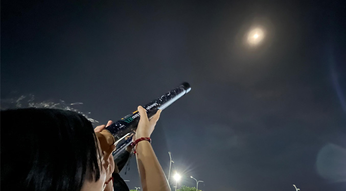 Marabinos admiraron el eclipse parcial en el Parque Ana María Campos