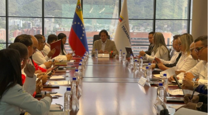 Ministro Garcés sobre vuelos desde Maiquetía: Será “en las próximas semanas”