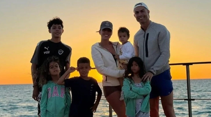 Georgina adopta formalmente a los tres hijos mayores de Cristiano Ronaldo