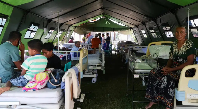 Indonesia eleva a 68 los muertos por el terremoto de Flores