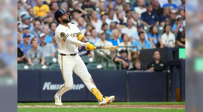 Venezolanos comandan victoria 70 de Milwaukee