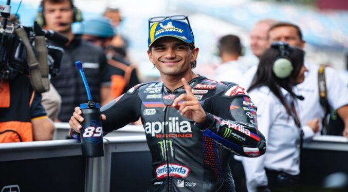 Jorge Martín logra la primera ‘pole’ en Silverstone con récord incluido