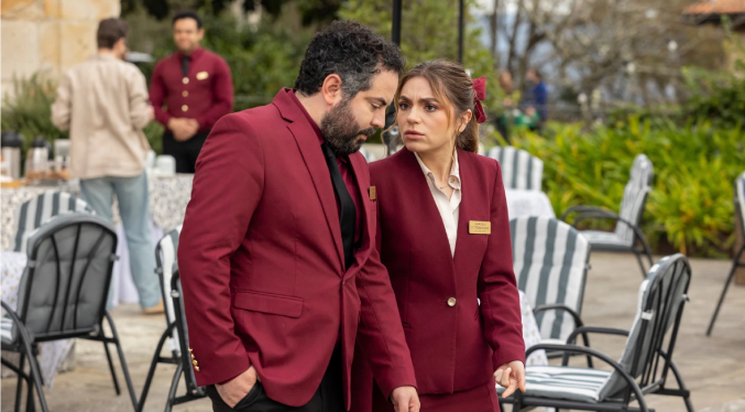 José Eduardo Derbez y Sofía Castro cumplen deseos de huéspedes en “Hotel todo incluido”