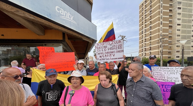 Jubilados de CANTV en Zulia protestan por la restitución del plan de salud