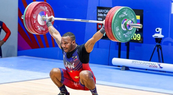 El venezolano Julio Mayora logra doble oro en los Juegos Centroamericanos y del Caribe