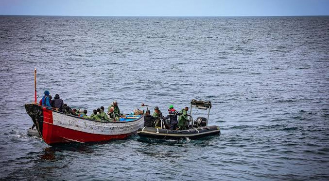 Marruecos intercepta una embarcación con 200 migrantes que intentaban llegar a Canarias