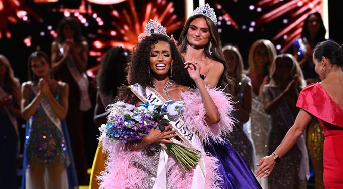Justus Kelley hace historia al convertirse en la primera madre y mujer casada en ganar Miss USA