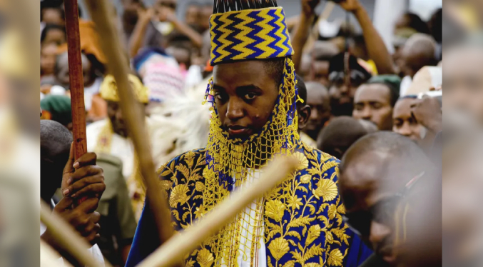 Muere a los 34 años Oyo Nyimba, el “rey niño” tribal de Uganda