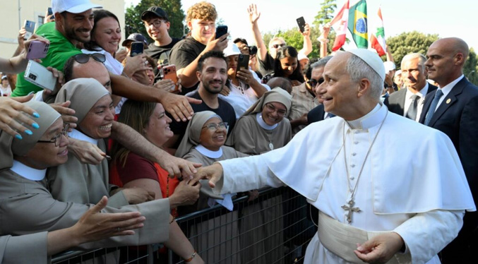El Papa pide en Asís «sustraerse a la cultura de la fuerza y abatir los muros que separan»