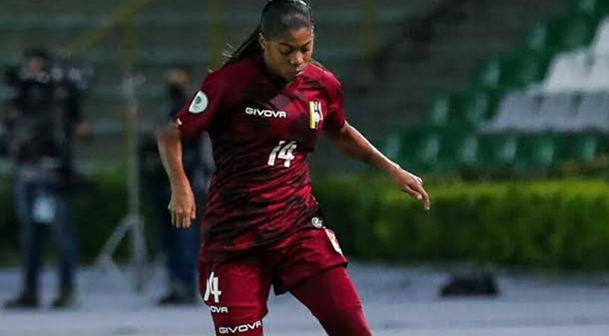 La internacional venezolana Raiderlin Carrasco, nuevo fichaje del Madrid CFF