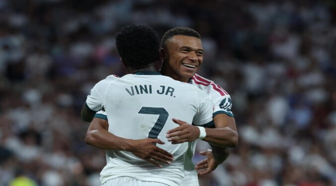 Real Madrid se estrenó en casa con una goleada de sus estrellas
