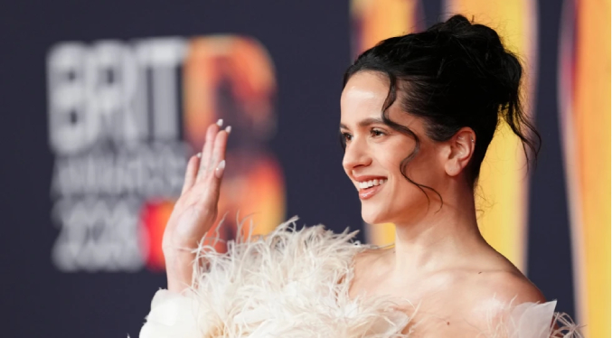 Rosalía invita a Kenia Os a su confesionario en México