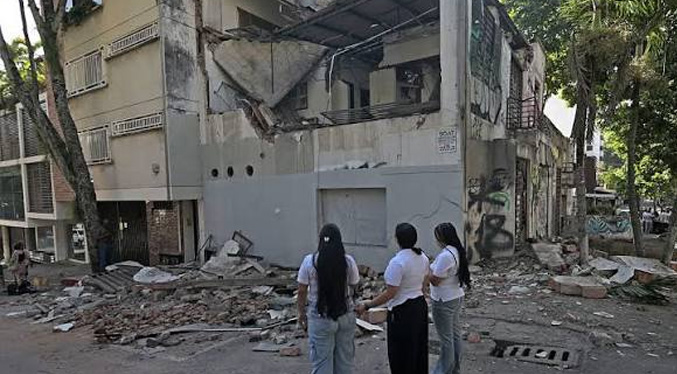 Reportan tres venezolanos desaparecidos en Cali tras desplome de edificio
