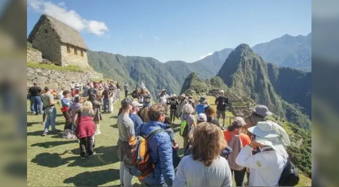 Perú moverá todos los feriados al viernes para potenciar turismo y productividad