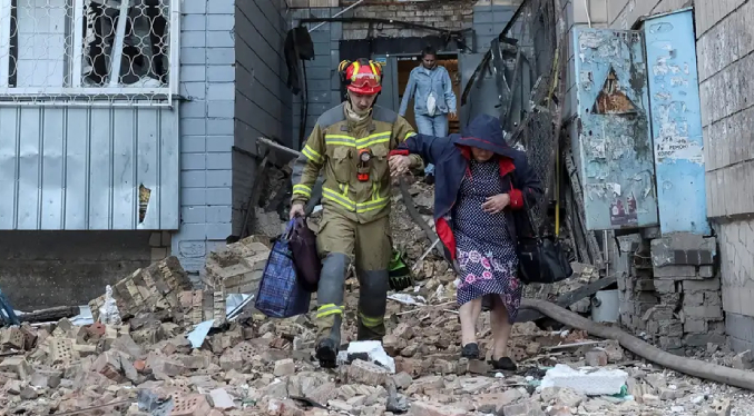 Bombardeos rusos matan a 16 personas en Kiev y alrededores