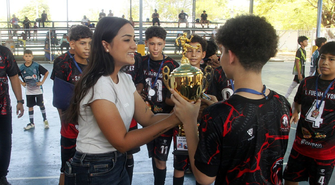 Liga Maracaibo Oeste corona a sus campeones en una gran fiesta del fútbol de salón en Patria Joven