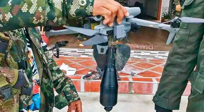 Financial Times: “Narcos colombianos viajan a Ucrania a formarse en manejo de drones”
