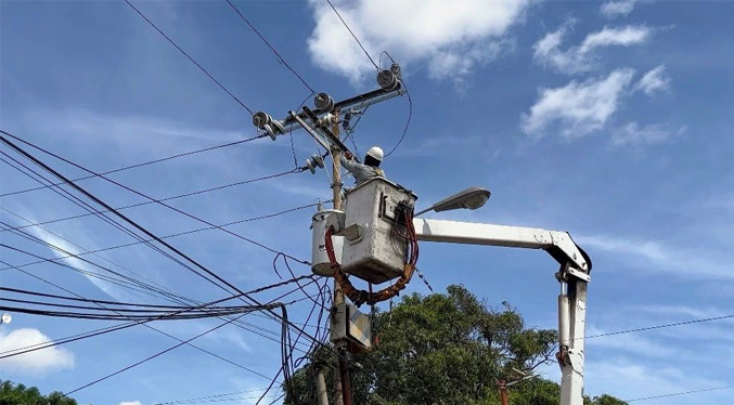Más de 150 técnicos de CORPOELEC resuelven averías del servicio eléctrico en Zulia