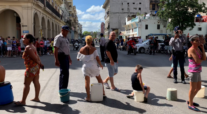 Díaz-Canel reconoce situación crítica con el suministro de agua potable en La Habana