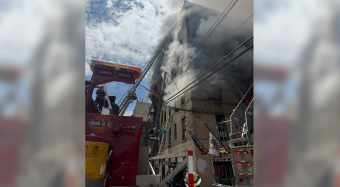 Explosión en edificio de Nueva York deja a una abuela desaparecida y 45 personas sin hogar