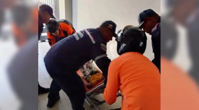 Mujer asesina a uno de sus hijos e hiere a otro con un arma blanca