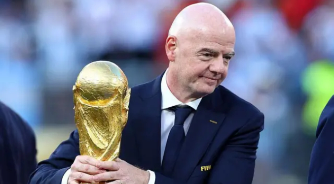 Aficionados al fútbol lanzan petición global para que Infantino renuncie por “traición” al Mundial