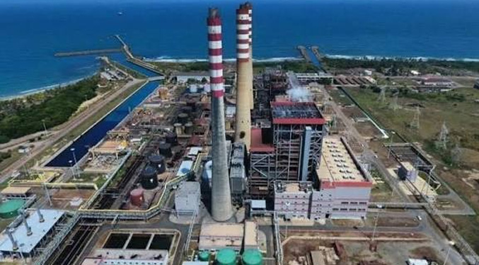 Delcy Rodríguez evalúa trabajos de recuperación de termoeléctrica en Carabobo