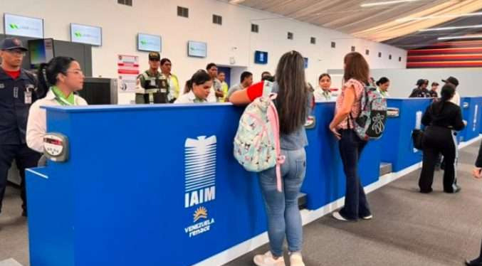 Venezuela reanuda con ocho vuelos las operaciones en Maiquetía tras los sismos