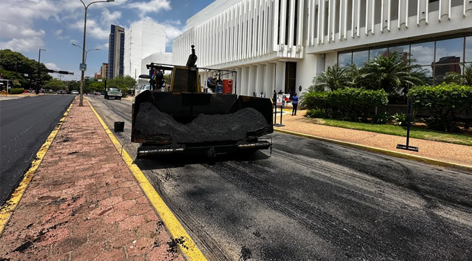 Alcaldía de Maracaibo avanza en fase final del asfaltado de Av. 20 desde 5 de Julio hasta Maternidad Castillo Plaza