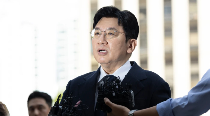 Policía surcoreana busca imputar al magnate del K-pop detrás de BTS
