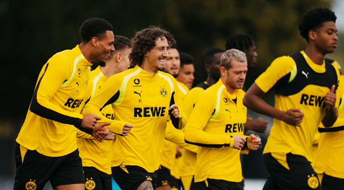 Borussia Dortmund trepa a lo más alto de la Bundesliga