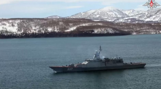 Buque de guerra ruso realiza una acción hostil contra helicóptero danés en el mar Báltico