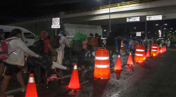 Caravana con más de 600 migrantes retoma camino desde el sur de México a EEUU