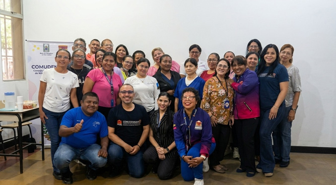 Consejo de Derechos de NNA capacita a trabajadores sociales de la salud